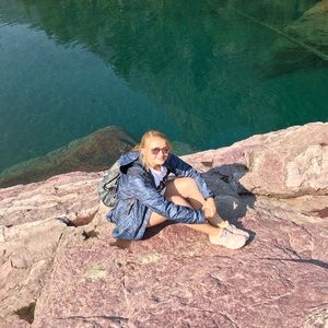 Meet your Posher, Emma